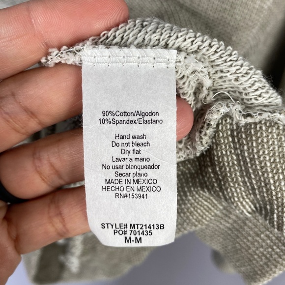 Olivia Pratt Women Off Shoulder Sweatshirt Raglan in Grey Size Medium NW… - Picture 6 of 6